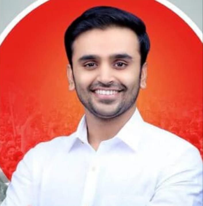 Dr Aniket Deshmukh (Orthopedic Surgeon)